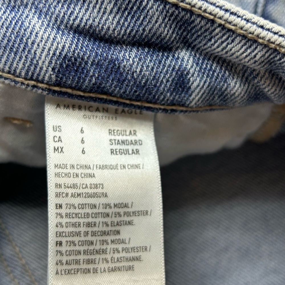 American Eagle Mom Straight Jeans light wash size 6 high rise denim - Picture 11 of 12